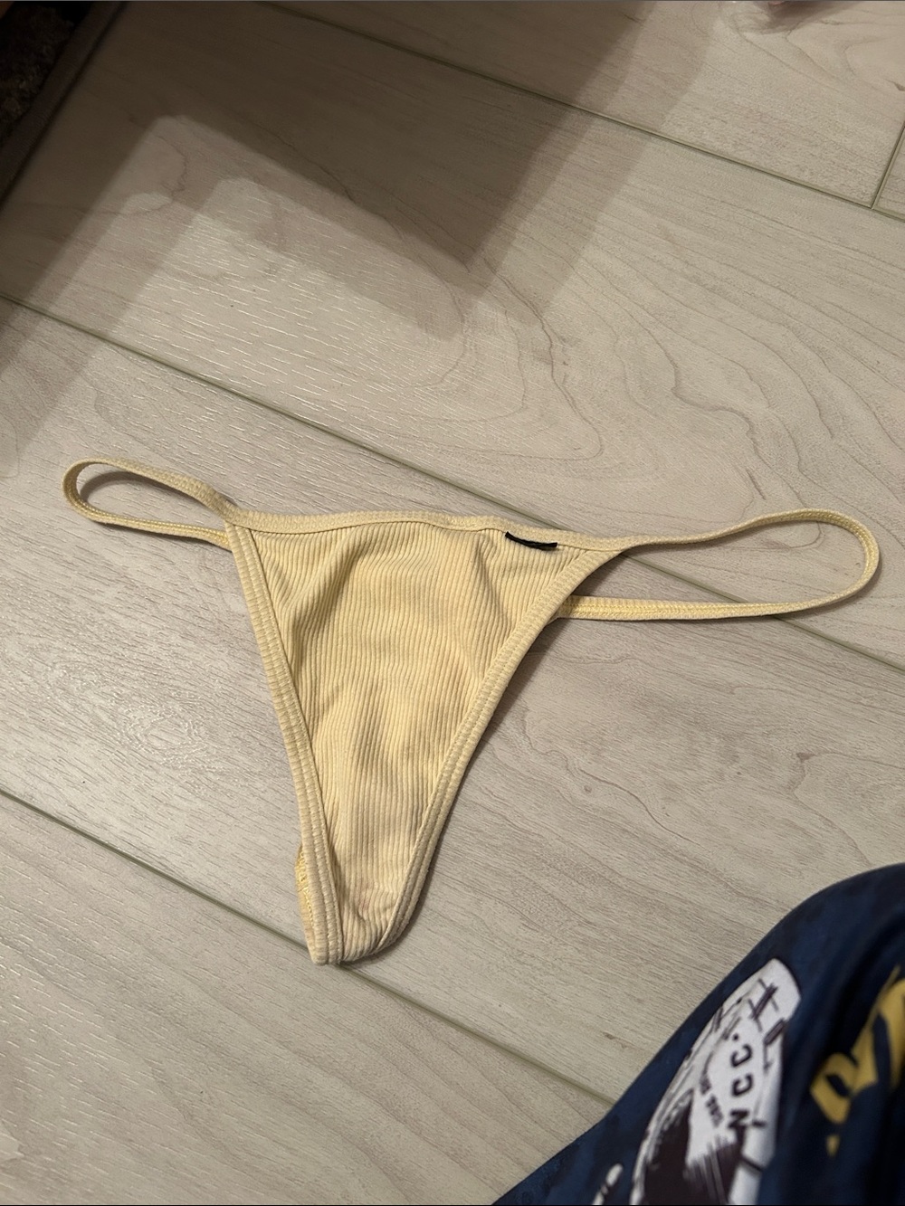 Victorias secret panty size medium